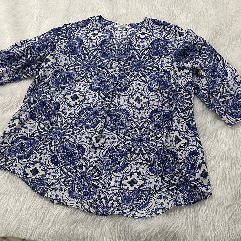 Rose & Olive Navy and White Floral Blouse